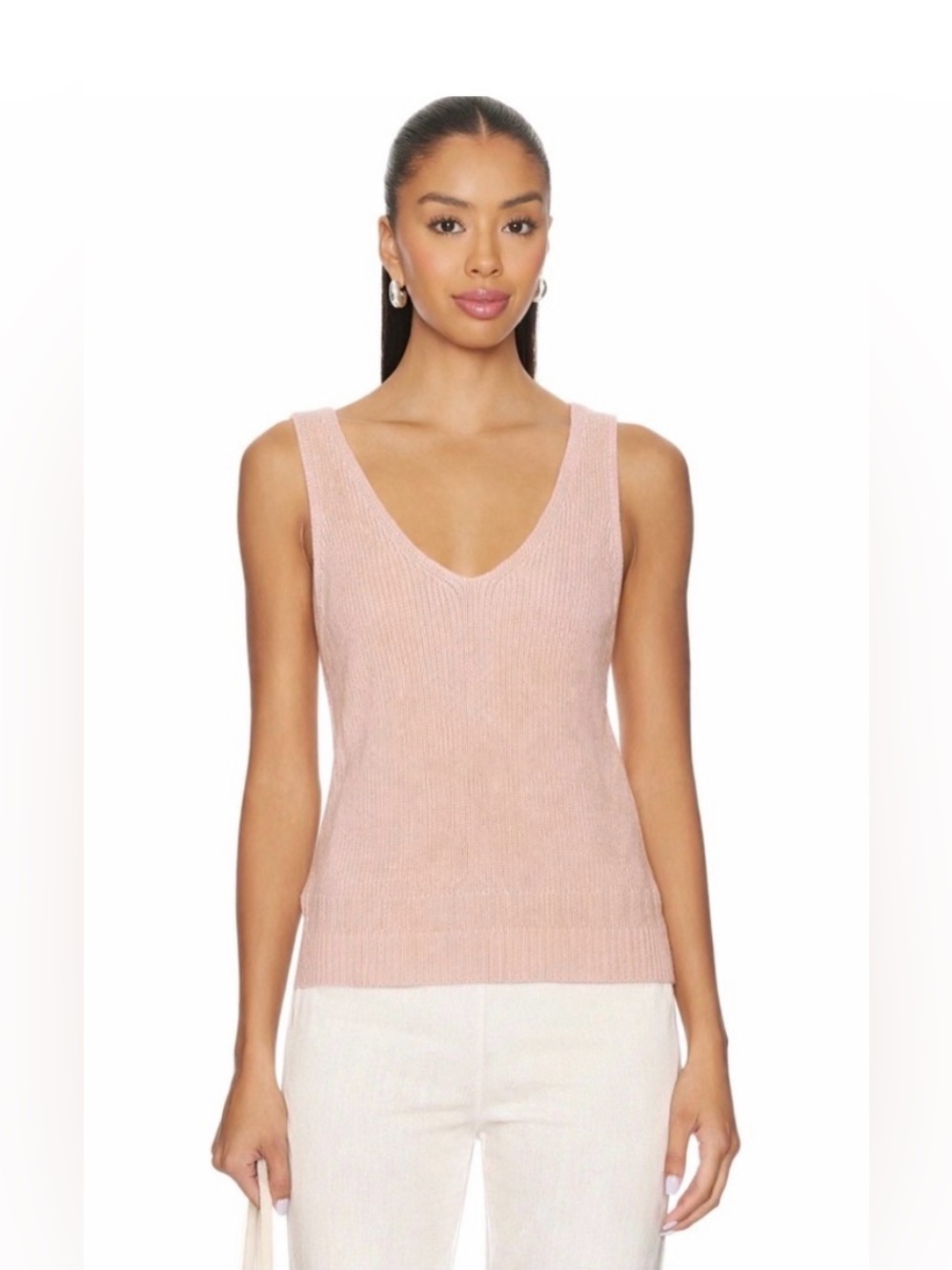 Elizabeth & James knit top. Pre-Owned Condition-Good. Size M